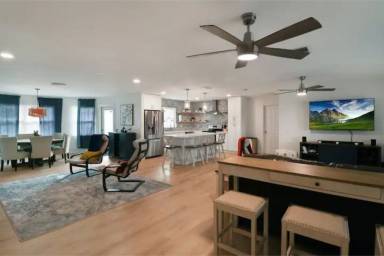 House  Largo