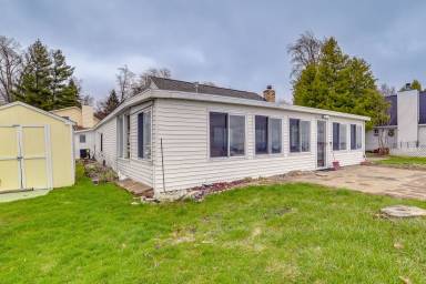 House  Houghton Lake