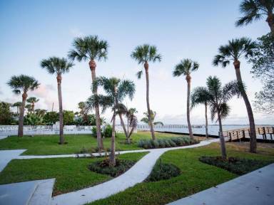 Resort Sewall's Point