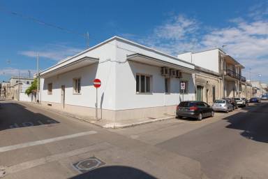 Apartment Maglie