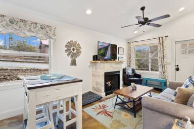 Cottage  Boone