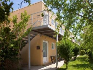 Serviced apartment  Istres