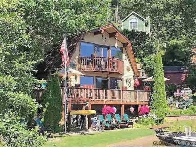 House  Bolton Landing