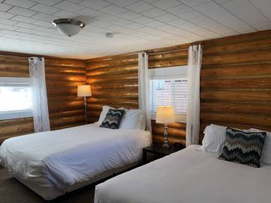 Lodge  Ennis