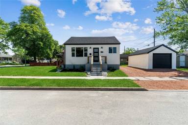 House  Welland