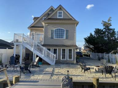 House  Tuckerton