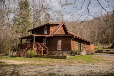 Cabin  Saluda