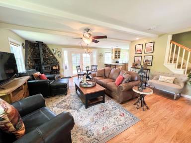 Cottage Burney