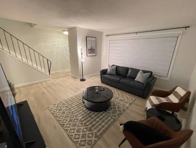 House Munroe East
