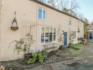 Cottage Castleton
