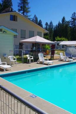 Motel  Christina Lake