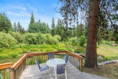 Cabin  Fort Klamath