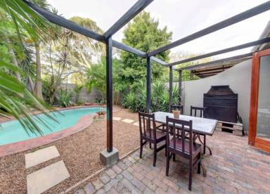 Hus  Rondebosch East