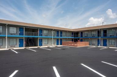 Motel  Russellville