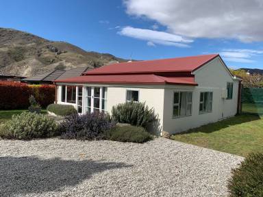 Cottage Cromwell