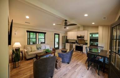 Cabin Cuyahoga Falls