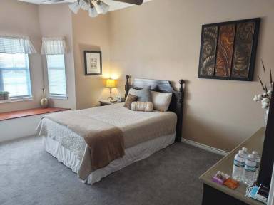 Private room  Commerce