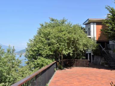 Villa Laveno-Mombello