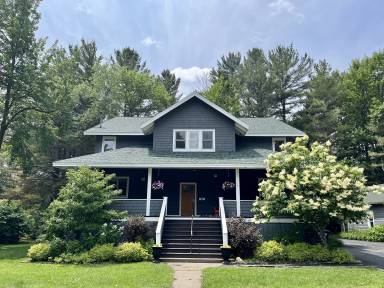 House  Lake Placid