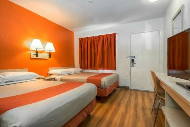Motel  Corona