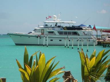 Boat  Staniel Cay