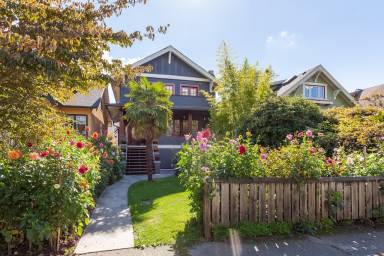House  Kitsilano