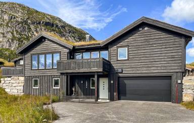 House  Hovden