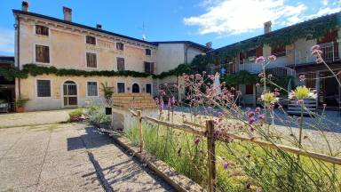 Farmhouse  Volta Mantovana