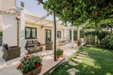 Villa  Minori