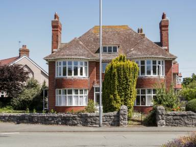 Cottage Colwyn Bay