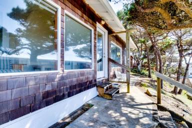 Cabin Rockaway Beach