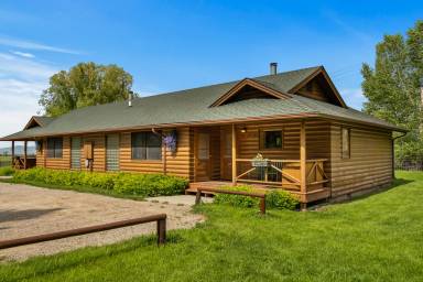 Cabin Ennis