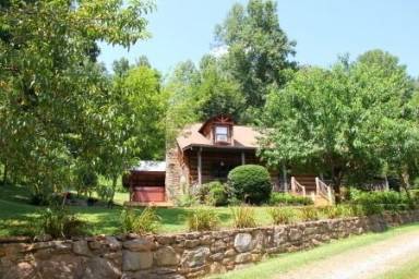 Cabin  Clyde