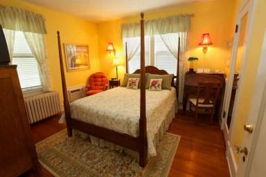 Bed and breakfast  Iowa River Landing
