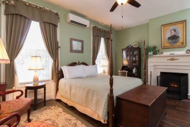 Bed and breakfast  Hillsdale