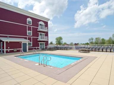 Condo  Grand Beach