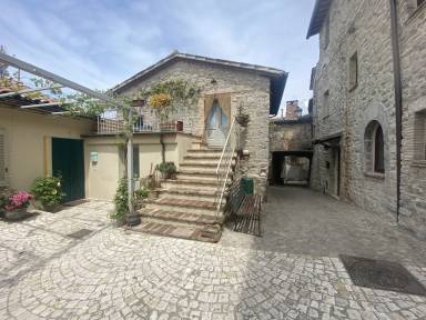 Casa  Massa Martana