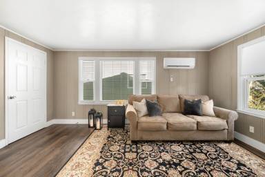 House Colonial Heights