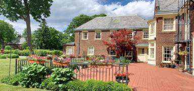 Bed and breakfast  Saginaw
