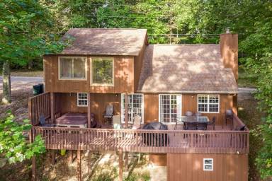 Chalet  Smithville