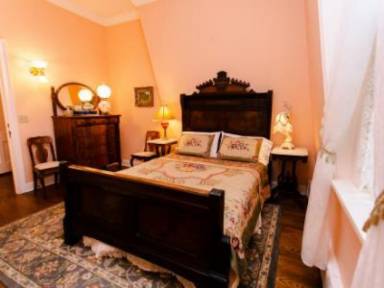 Bed and breakfast  Glastonbury Center