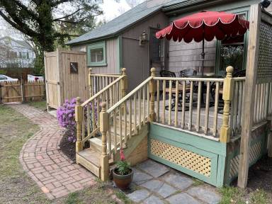 Cottage Whitesboro-Burleigh