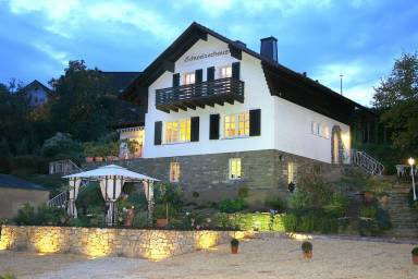 House  Kestert