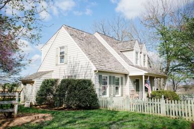 Farmhouse  Purcellville