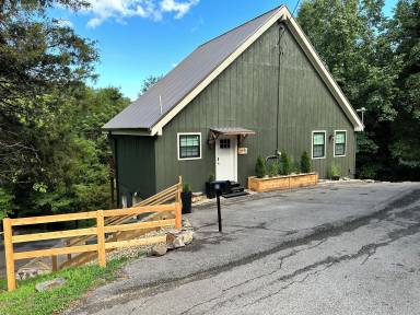 Cabin  Center Hill Lake