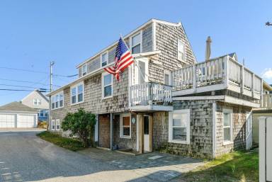 House  Drakes Island