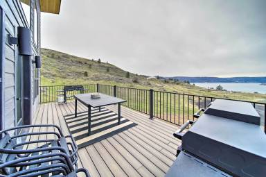 House  Seven Bays