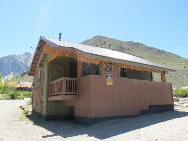Cabin  Mammoth Lakes