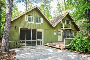 Chalet Pine Mountain