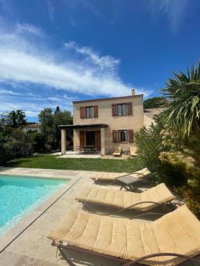 House Saint-Saturnin-lès-Avignon